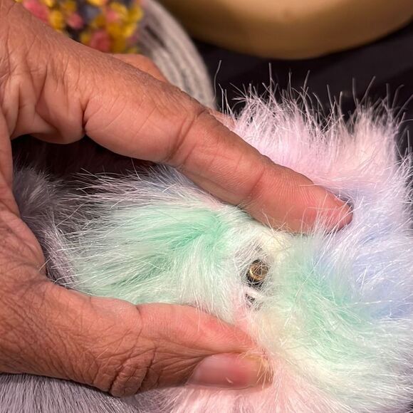 Gray PICK-A-Pom Beanie 3 Interchangeable Poms - Picture 5 of 9